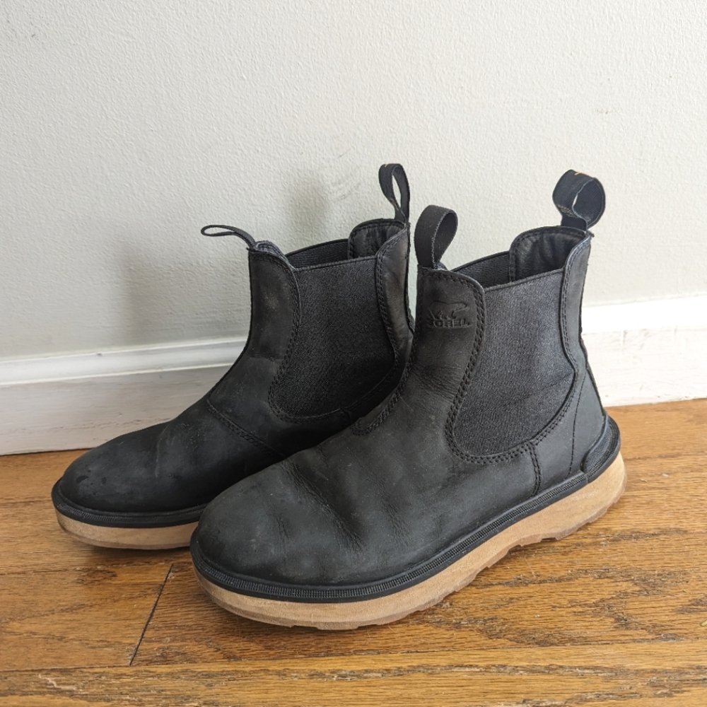 Sorel Hi-Line Chelsea boots size 8